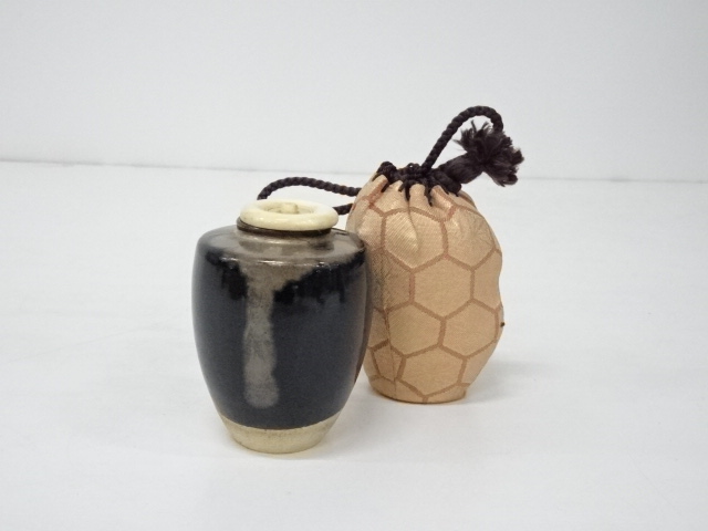 肩衝茶入 青磁肩衝茶入 文化遺産オンライン